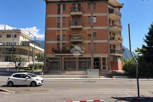 NEGOZIO A COSTA VOLPINO