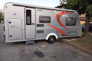 Roulotte Burstner Averso Fifty 480TK