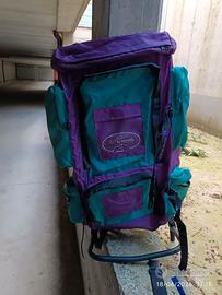 zaino da trekking con struttura 