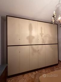 Armadio guardaroba e letto matrimoniale