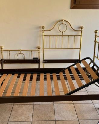 Testate in ottone on struttura letto