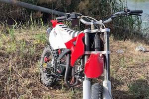 Pit bike