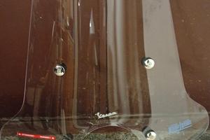 Parabrezza e portapacchi  vespa GTS 300/310/125