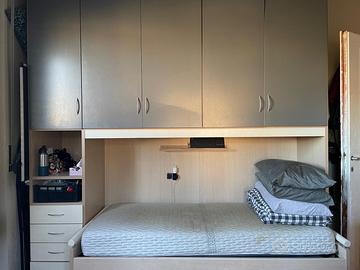 Struttura letto doppio con armadio a ponte