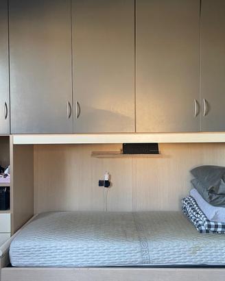 Struttura letto doppio con armadio a ponte