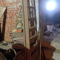 scala di legno  antica 9 gradini + pianerottolo