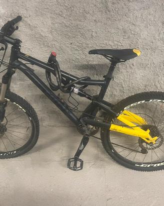 Bici downhill ragazzo modello 700