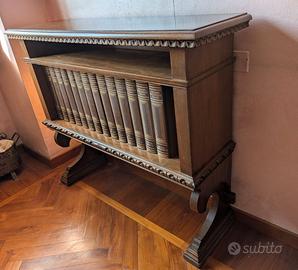 Libreria Vintage Treccani in Legno Intagliato.