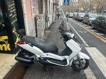 Yamaha X-Max 250 fine 2008 - PERMUTE