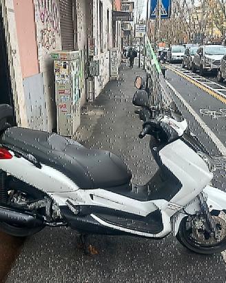 Yamaha X-Max 250 fine 2008 - PERMUTE