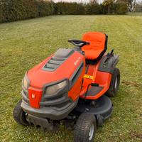 Trattorino Husqvarna YTH184T