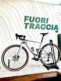 Bicicletta cannondale gravel