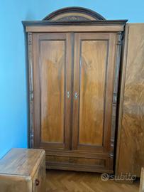 Armadio Antico a 2 Ante con Intarsio e Cassettone 
