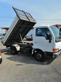 Nissan cabstar cassone ribaltabile 3 posti 
