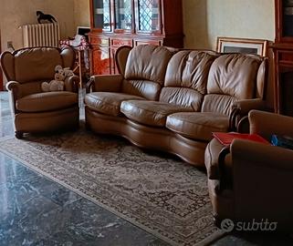 Salotto Classico completo  in vera pelle crema