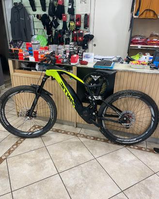 Ebike Fantic 1.6 Carbon Race