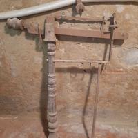 Antica pesa industriale