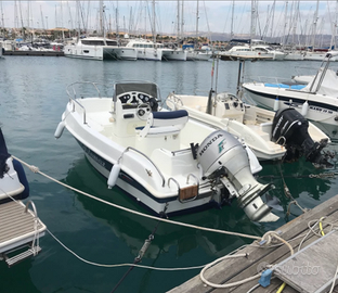 Barca ,2 motori e carrello