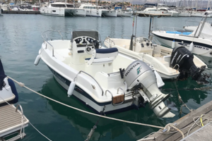 Barca ,2 motori e carrello