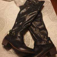 Stivali UGG neri in pelle con soletta interna pelo