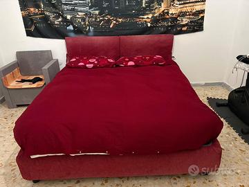letto, armadio, due smart tv , tavolo