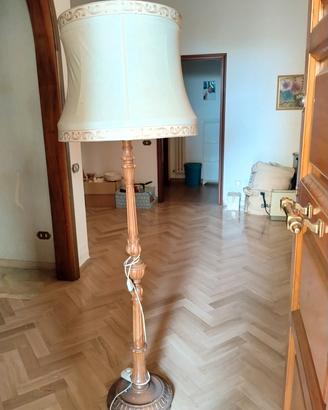 Piantana in legno 
