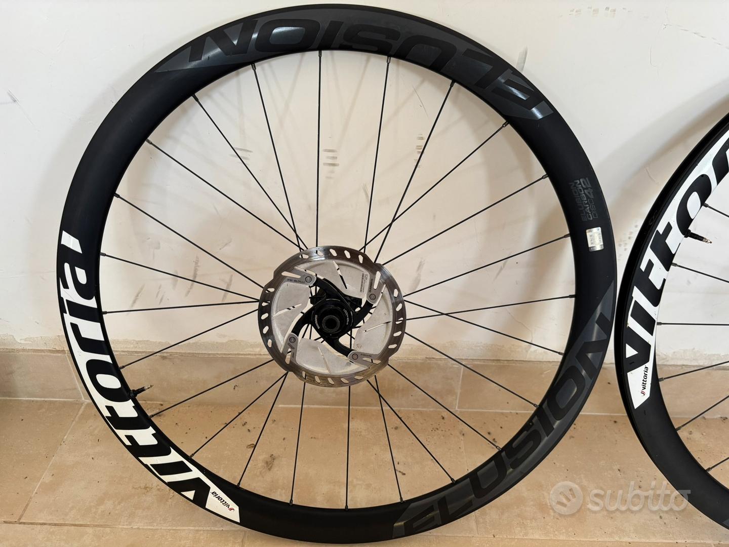 Ruote Vittoria Ruedas Vittoria Elusion Carbon 42 Cubierta