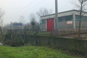 Capannone affacciato su via cassola