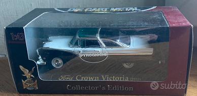 Ford Fairlane Crown Victoria 1:43 Road Signature
