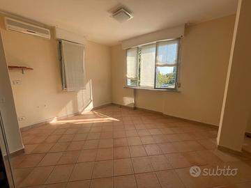 Ufficio 40mq con posto auto in zona stadio