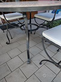 Tavolo da giardino esterno