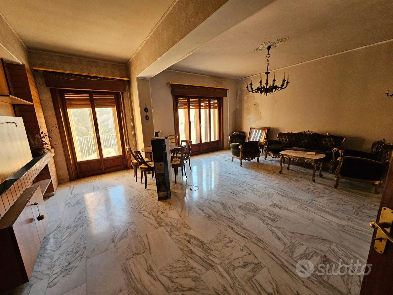 Ampio Appartamento Via Verdirame 226 Mq - Vista 3