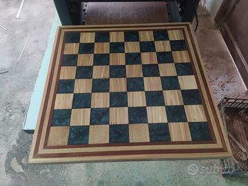 Scacchiera fatta Rovere mogano  resina epossidica