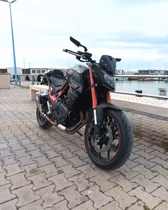 Honda hornet 750