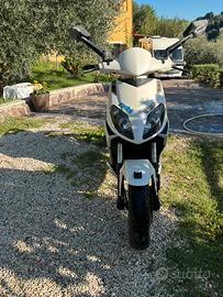 Aprilia sport city one