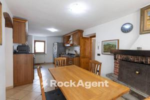 TERRATETTO IN PIETRA CONTESTO