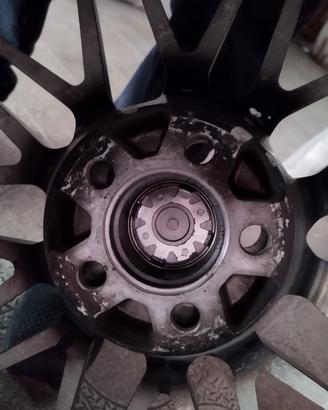 cerchi un lega con gomme 255 35 18 