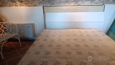 LETTO MATRIMONIALE + DOGHE IN LEGNO + MATERASSO
