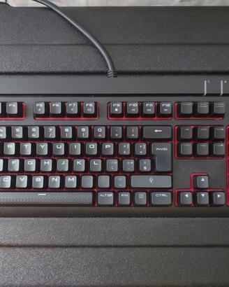 Tastiera Corsair STRAFE (Cherry MX Red, layout IT)