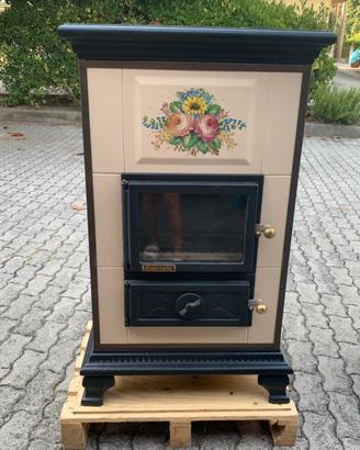 Stufa a legna Calorvalle in maiolica e ghisa