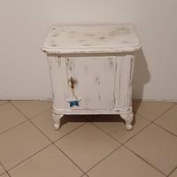 comodino shabby chic