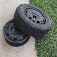Un  cercho 5 fori per Polo 9N con  1 pneumatico 