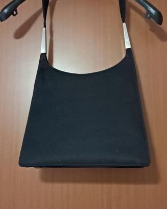 Borsa nera.