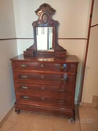 cassettone primi 900 e copia comodini 