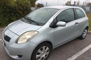 Toyota Yaris con navigatore per Neopatentati 