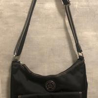 Marca: Tommy Hillfiger. Accessorio: Borsa in tela.