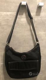 Marca: Tommy Hillfiger. Accessorio: Borsa in tela.