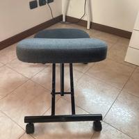 Sedia con appoggio per ginocchia