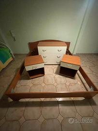 Camera da letto completa (letto-comó-comodini)