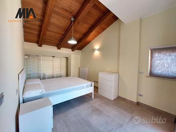 Stanza in Appartamento con terrazzo Centro Storico